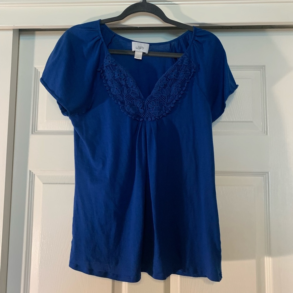 Loft blue lace neck tshirt